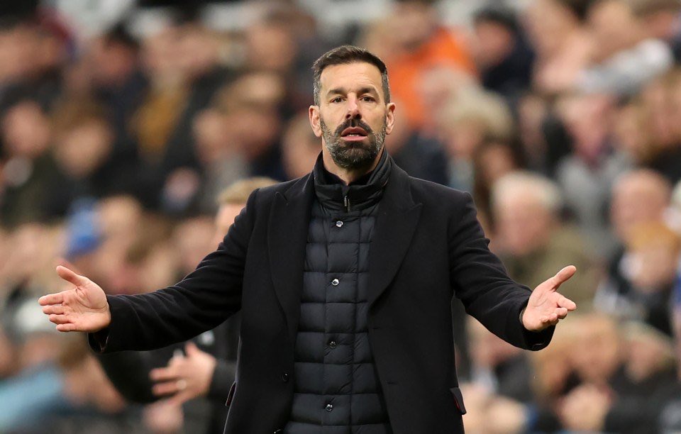 فان نيستلروي - ليستر سيتي - مدرب ليستر سيتي - رحيل فان نيستلروي - تشامبيونشيب 2025 - أخبار الدوري الإنجليزي - ليستر اليوم - رود فان نيستلروي - الدوري الإنجليزي الدرجة الأولى - مدرب ليستر الجديد - أخبار انتقالات المدربين