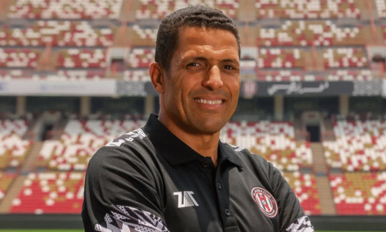 مفاوضات انهارت في اللحظات الأخيرة.. مطالب مالية “خيالية” تُبعد الحسين عموتة عن تدريب منتخب خليجي